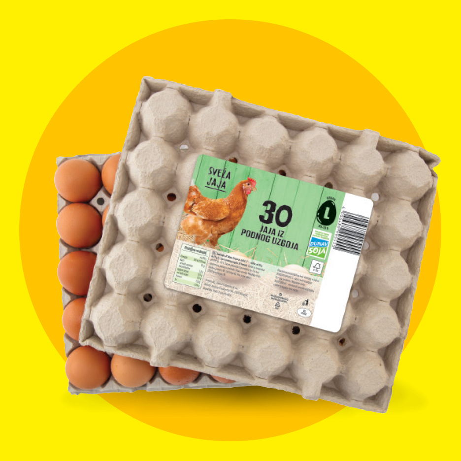 Dve kartonske kutije jaja, jedna sa etiketom na kojoj piše 'Sveža jaja, 30 jaja iz podnog uzgoja'.