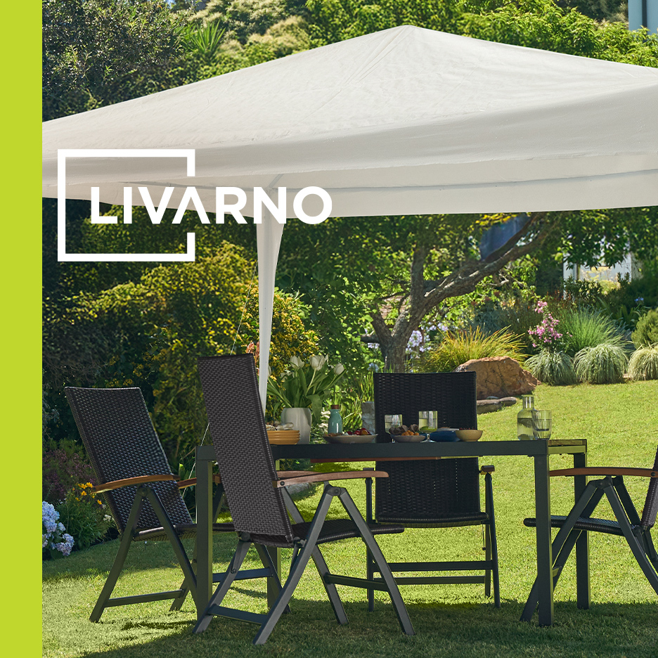 Baštenski sto i stolice ispod bele tende na travnjaku, sa tekstom LIVARNO.