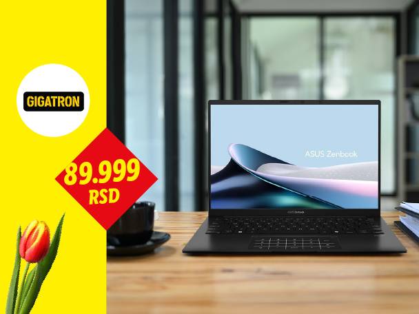 Laptop na drvenom stolu sa cenom od 89.999 RSD i logotipom prodavnice.