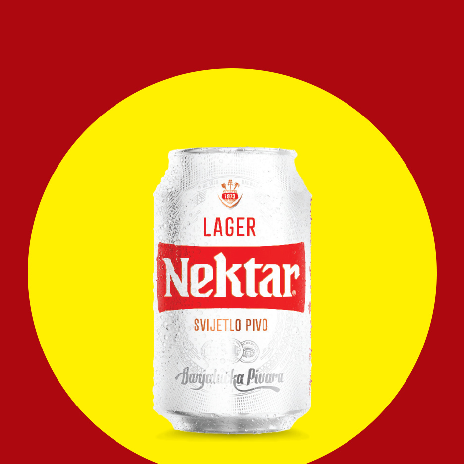 Bela limenka piva sa crvenom etiketom na žutom krugu i crvenoj pozadini.